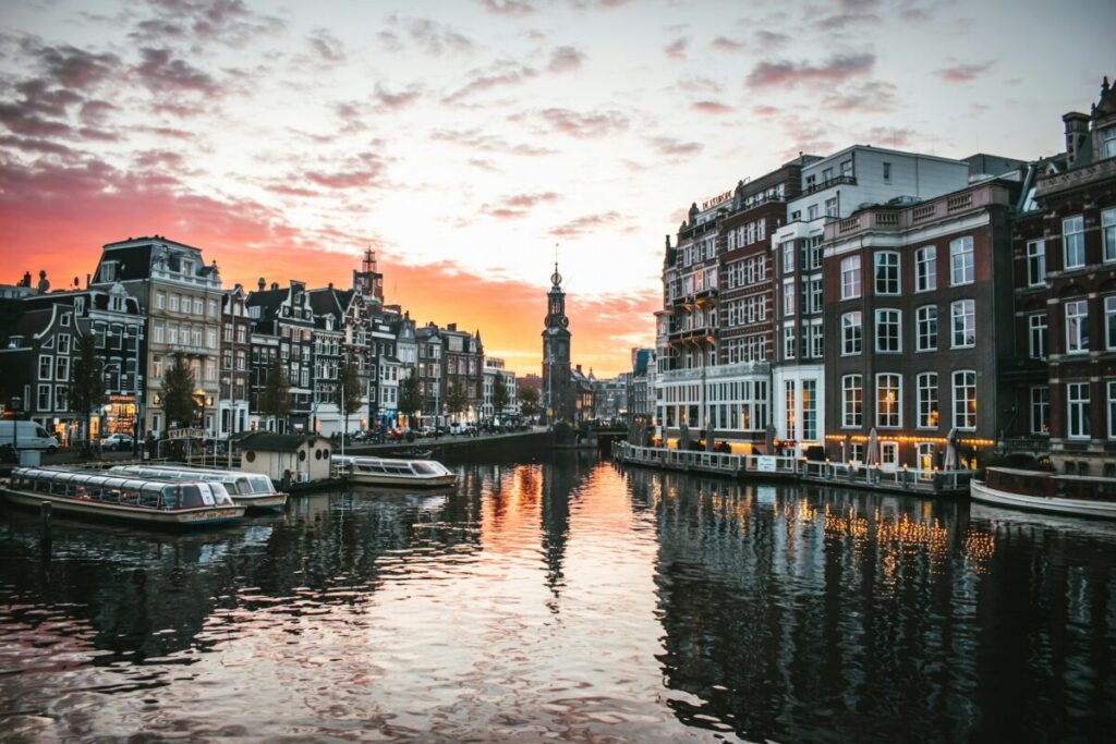 Amsterdam to allow solar panels on monuments