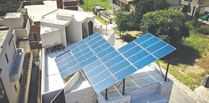 KP Govt to Provide Free Solar Panels to 100,000 Deserving Families