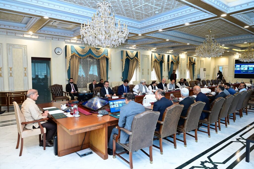 Shift from diesel-powered tube wells to solar energy to save $2.7b in foreign exchange: PM