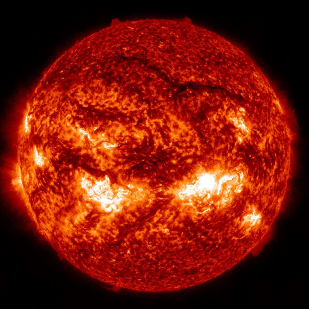 Sun unleashes X-class solar flare, blasts 3rd coronal mass ejection toward Earth in a week (video)
