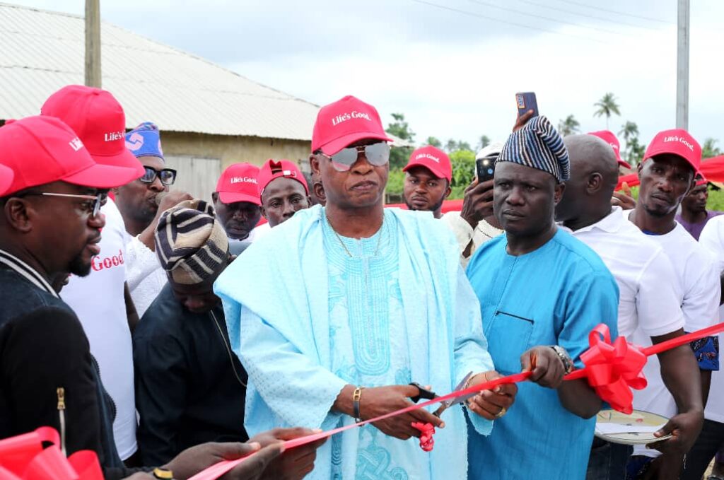 LG Electronics uplifts Oriba Community, installs Solar-powered borehole, street lighting