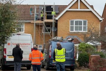 Hundreds of Oxfordshire homes to get solar panels in new trial