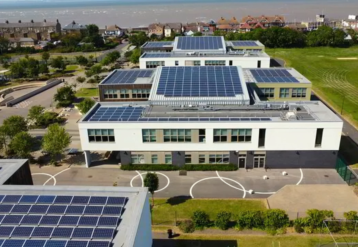400 schools and hospitals to get rooftop solar panels