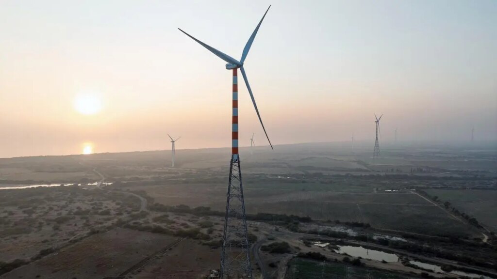 Last 10 months, wind power generation clocks zero growth; solar generation sees 22% rise