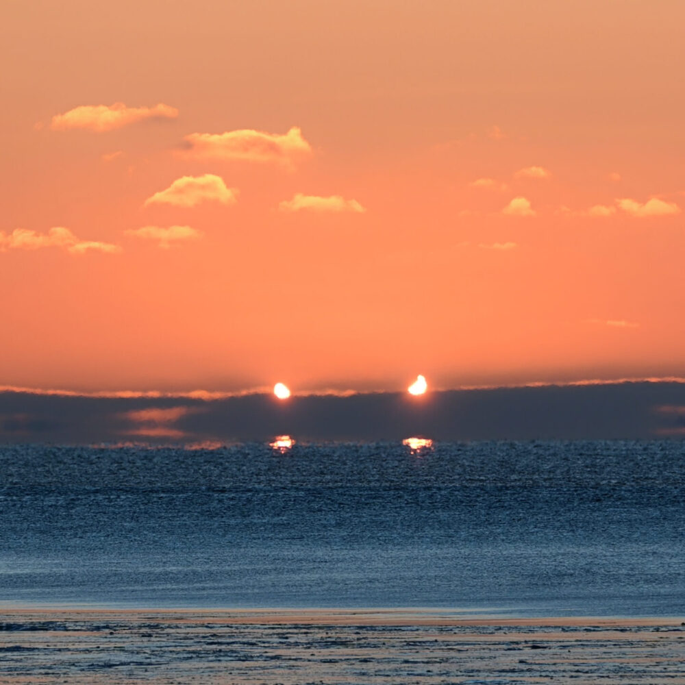 Rare ‘double sunrise’ captured in Canada by intrepid solar eclipse chasers (photos)