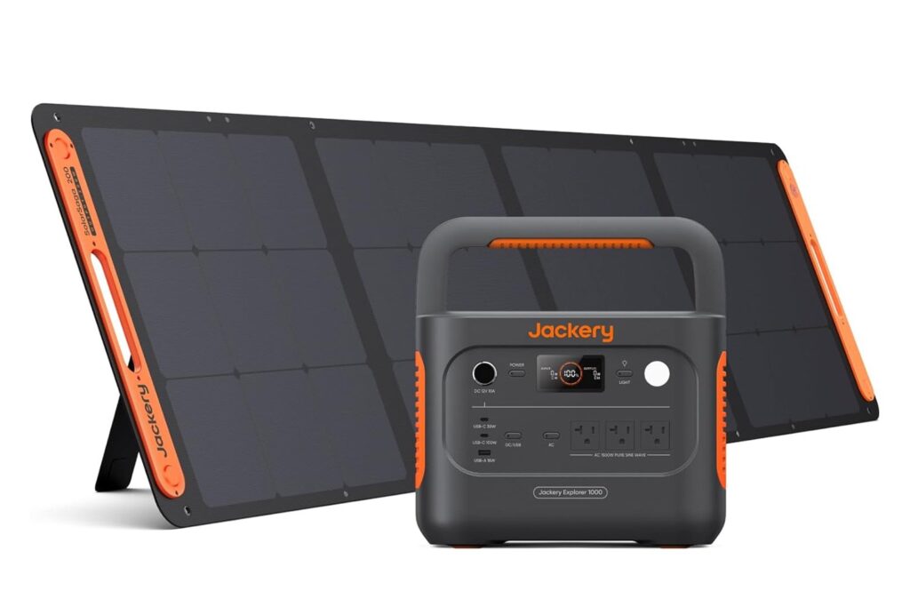 It’s Not Black Friday, but This Jackery Power Station With Solar Panel Is Still $600 Off