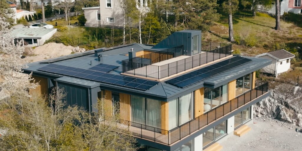 World-leading solar tech available for private homes / Longi brings high-efficiency module series EcoLife to homeowners