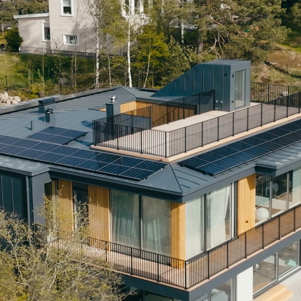World-leading solar tech available for private homes / Longi brings high-efficiency module series EcoLife to homeowners