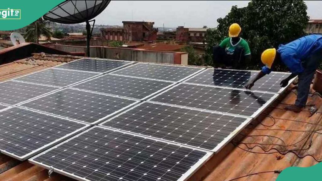 FG to ban on solar panel imports, reveals alternative source of solar panel for Nigerians