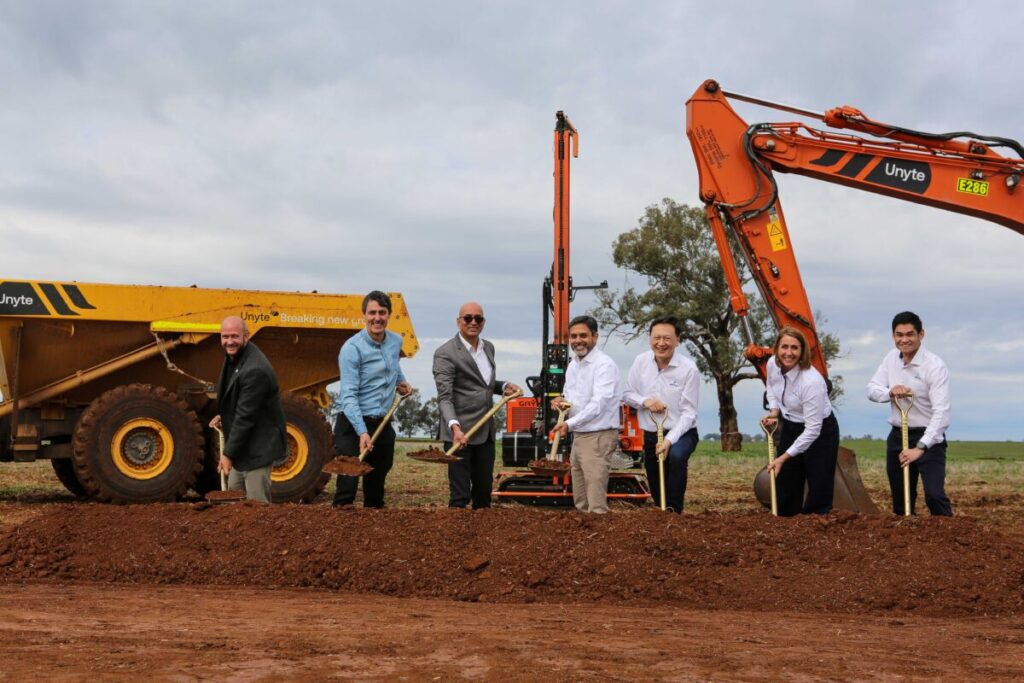 Malaysian group starts 243 MW solar, 172 MW/409 MWh BESS in Australia