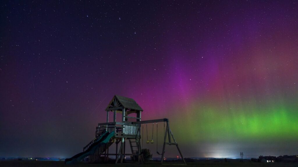 ‘Secret island’ on sun sparks surprise solar storm and stunning auroras across the US (photos)