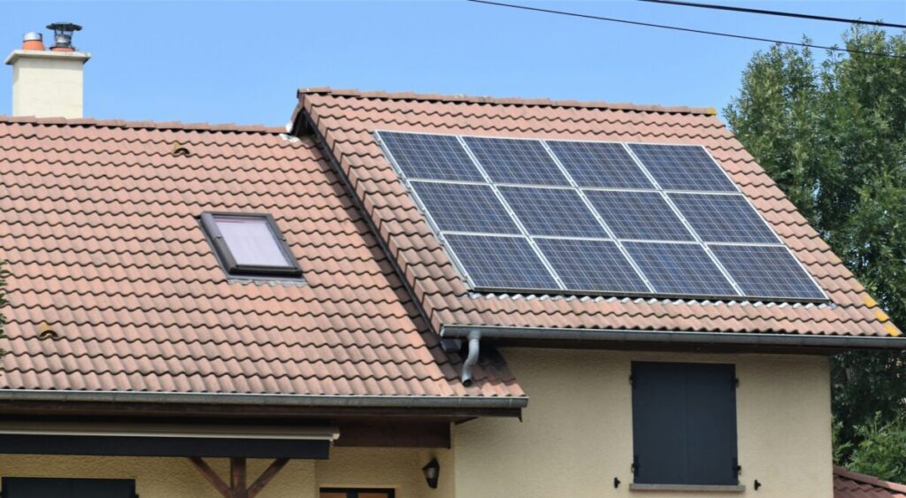 Community-based energy trading system for home solar-plus-storage