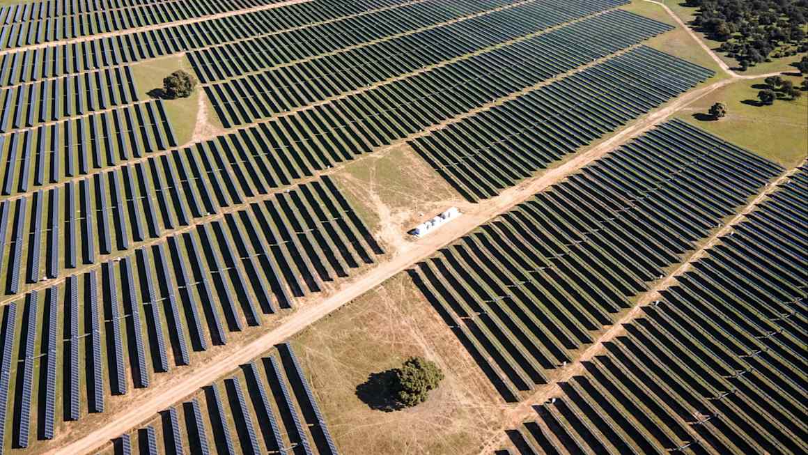 Solar power surplus in Spain triggers ‘discount season’ for plants