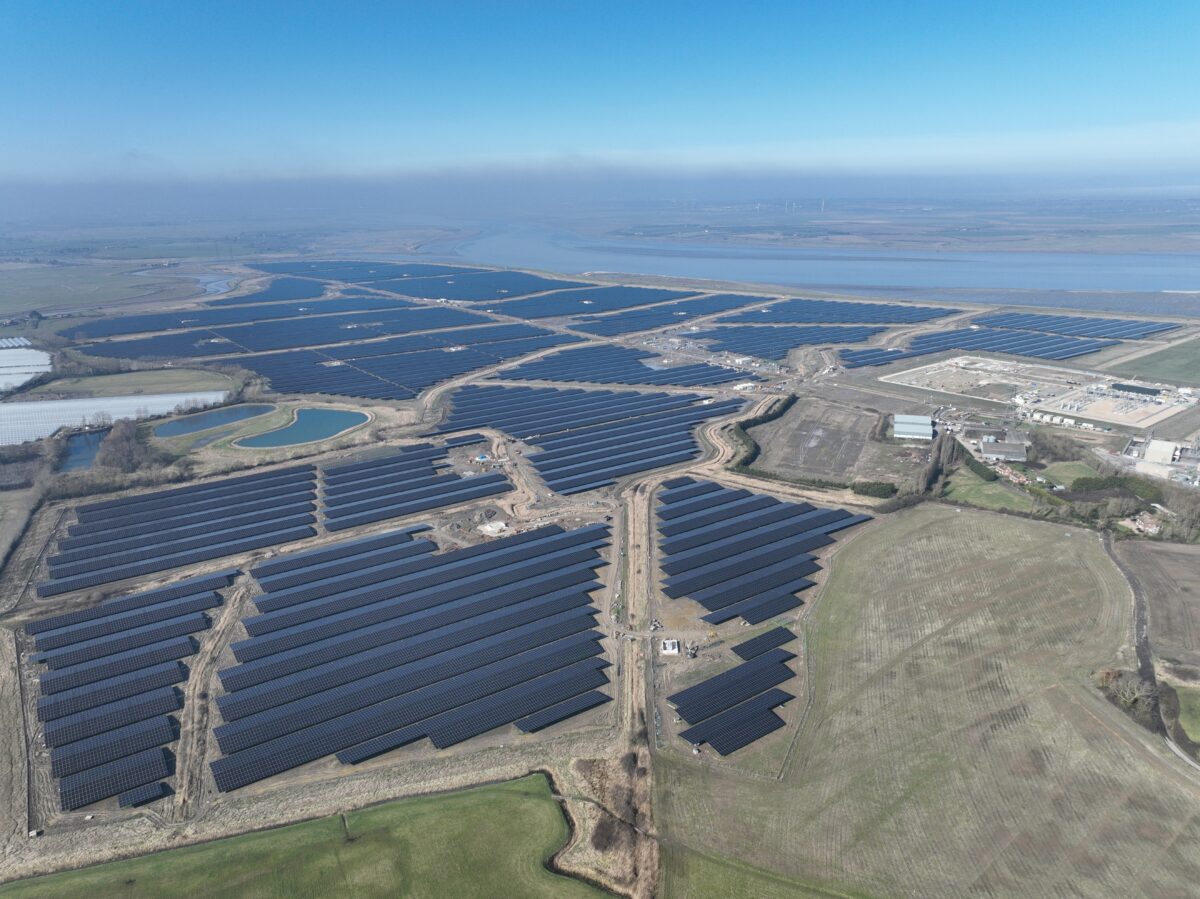 UK solar deployment hits 22 GW as more large projects commissioned