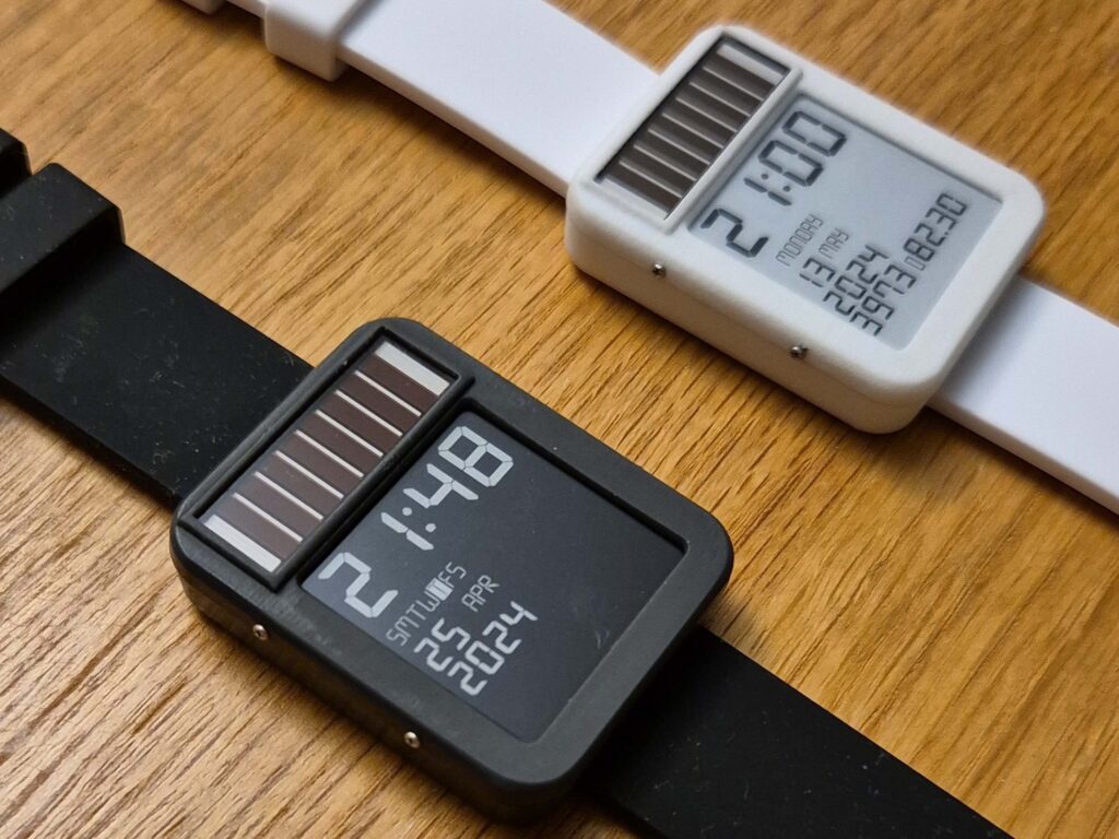 LightInk: E-ink smartwatch with solar, LoRa and GPS lasts 10 months on single charge