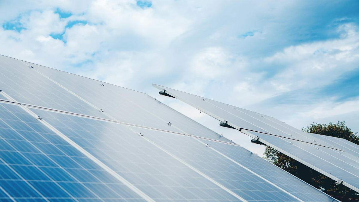 China’s Solar Exports Keep Falling as Beijing Mulls Export Controls
